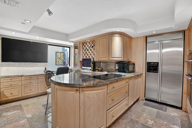 1717 N Bayshore Dr A-2451, Miami, FL 33132