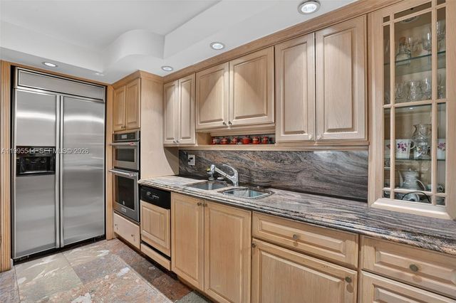 1717 N Bayshore Dr A-2451, Miami, FL 33132