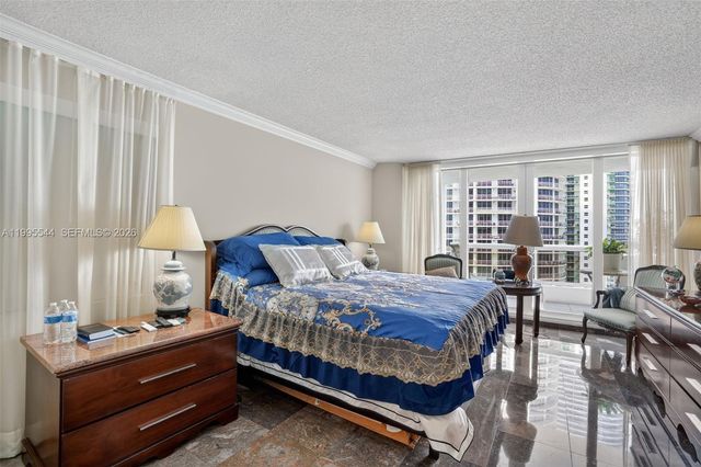 1717 N Bayshore Dr A-2451, Miami, FL 33132