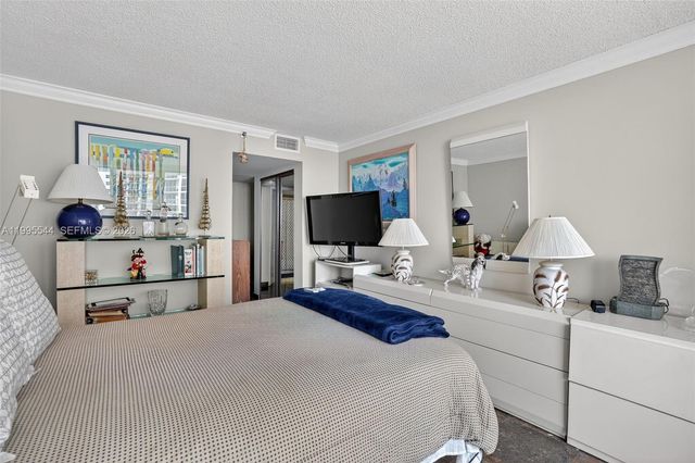 1717 N Bayshore Dr A-2451, Miami, FL 33132