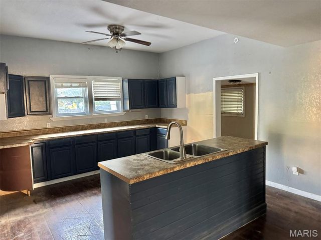 514 W Harbin Avenue, Puxico, MO 63960