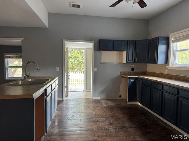 514 W Harbin Avenue, Puxico, MO 63960