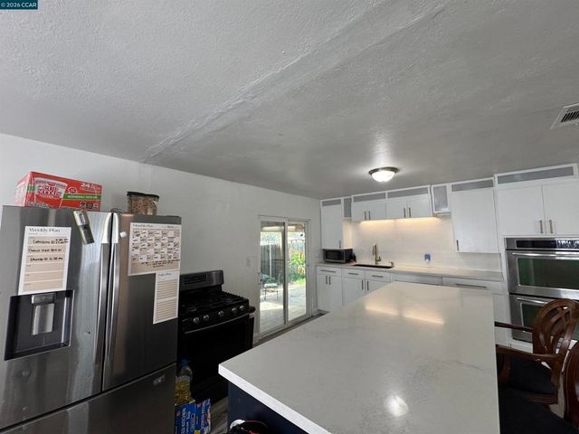 343 B W Williams Dr, Vallejo, CA 94590