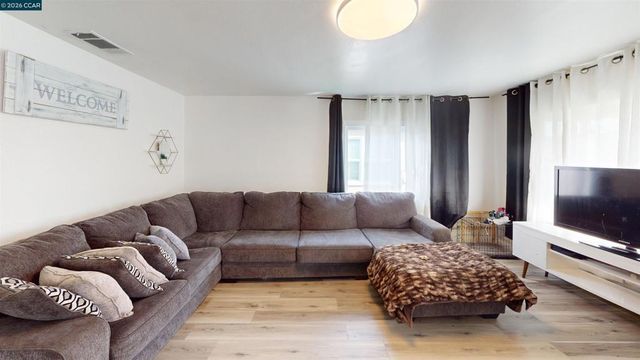 343 B W Williams Dr, Vallejo, CA 94590