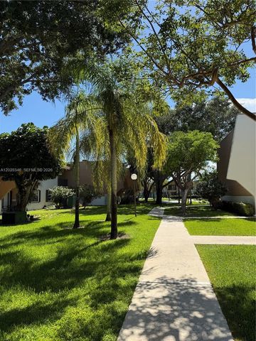 8261 SW 128th St 205, Pinecrest, FL 33156