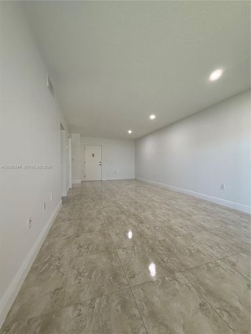 8261 SW 128th St 205, Pinecrest, FL 33156