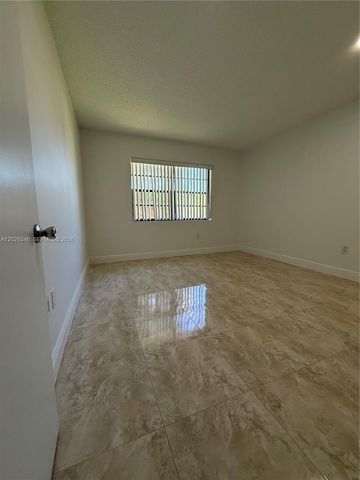 8261 SW 128th St 205, Pinecrest, FL 33156