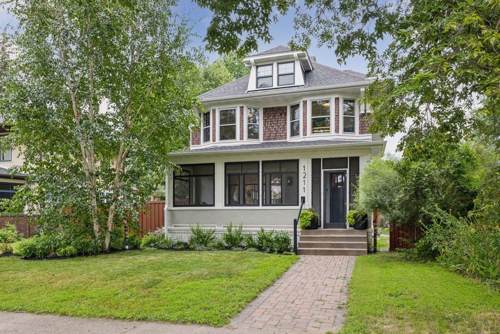 1211 Upton Avenue N, Minneapolis, MN 55411