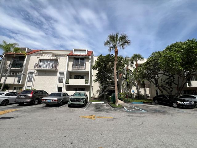 6886 N Kendall Drive D407, Pinecrest, FL 33156
