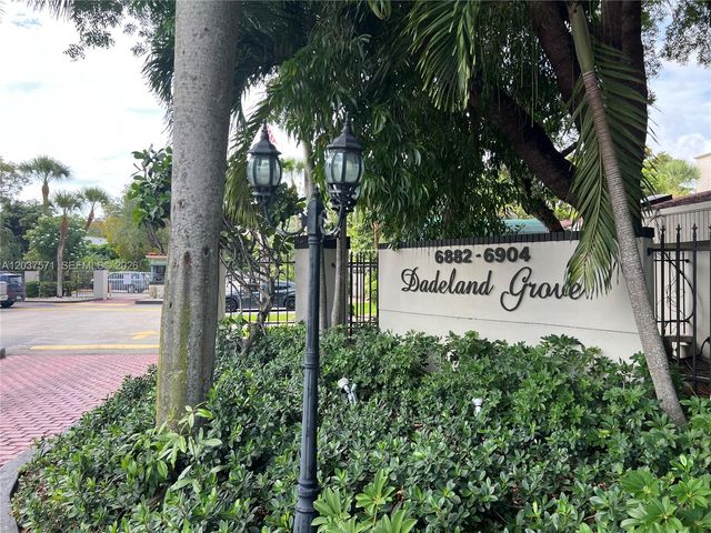 6886 N Kendall Drive D407, Pinecrest, FL 33156