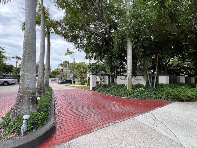 6886 N Kendall Drive D407, Pinecrest, FL 33156