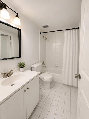 6886 N Kendall Drive D407, Pinecrest, FL 33156