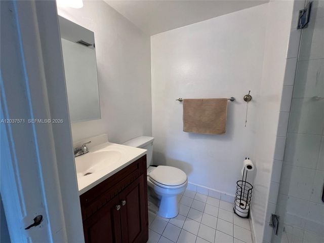 6886 N Kendall Drive D407, Pinecrest, FL 33156