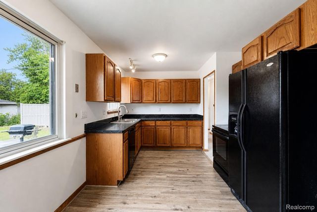 29501 Brown Court, Garden City, MI 48135
