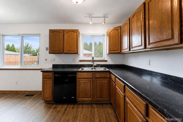 29501 Brown Court, Garden City, MI 48135