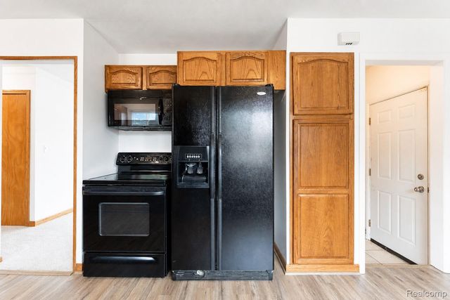 29501 Brown Court, Garden City, MI 48135