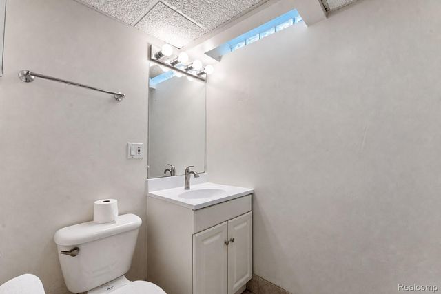 29501 Brown Court, Garden City, MI 48135