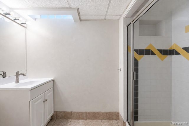 29501 Brown Court, Garden City, MI 48135