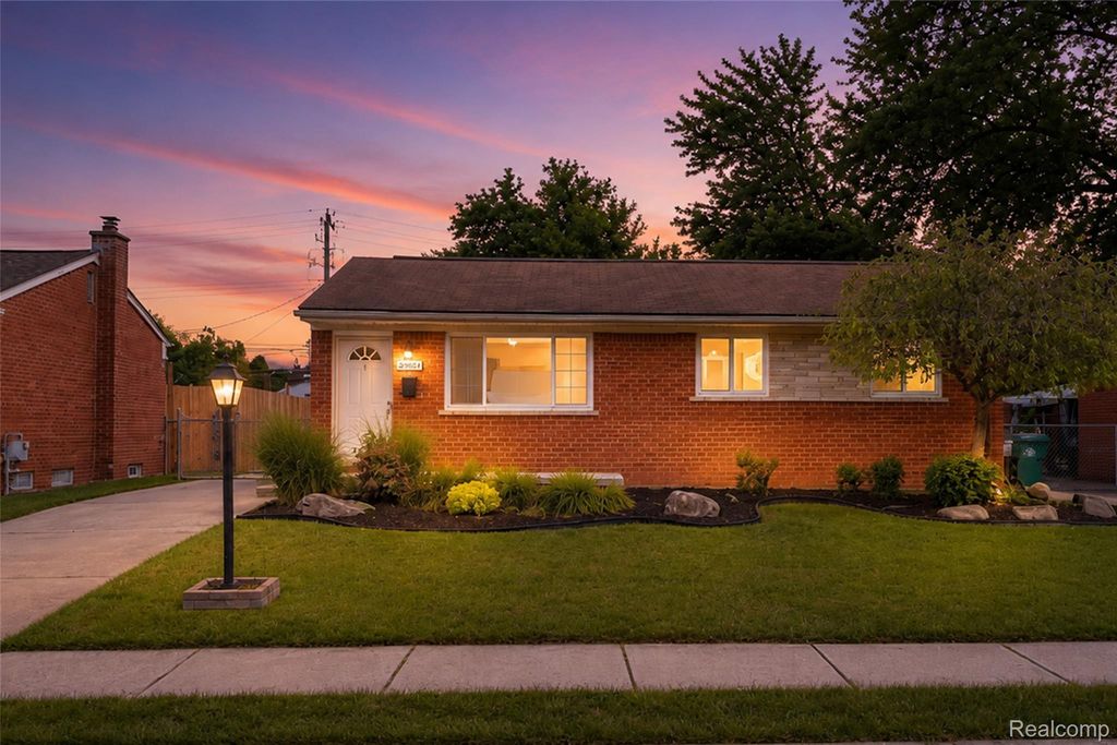29501 Brown Court, Garden City, MI 48135