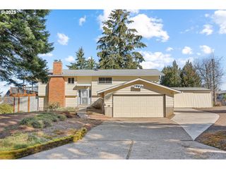 19921 CONNIE Ct, Oregon City, OR 97045