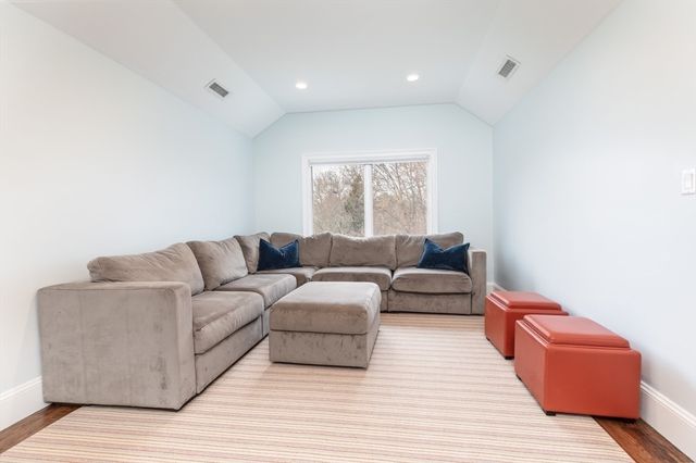 119 Harwich Rd, Newton, MA 02467