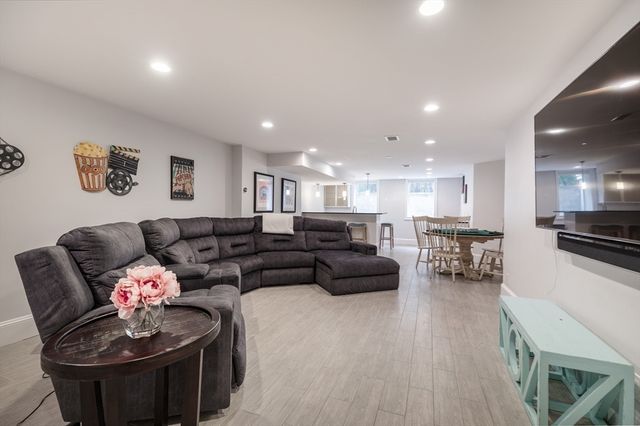 119 Harwich Rd, Newton, MA 02467