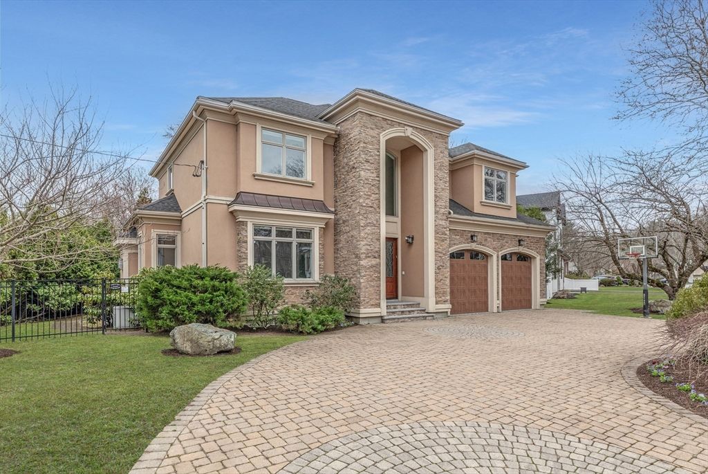 119 Harwich Rd, Newton, MA 02467