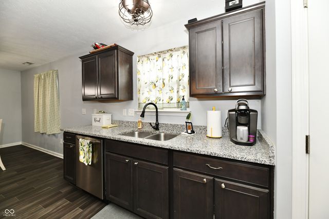 1364 Lexington Trail, Greenfield, IN 46140