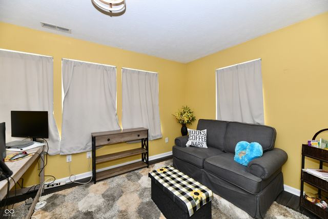 1364 Lexington Trail, Greenfield, IN 46140