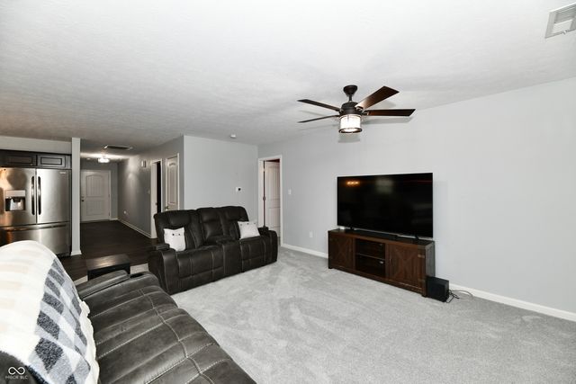 1364 Lexington Trail, Greenfield, IN 46140