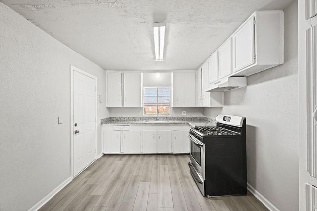 8829 Woodlyn Road, Houston, TX 77078