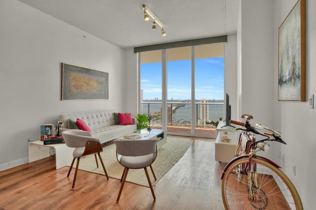 3470 E Coast Ave Avenue H2710, Miami, FL 33137