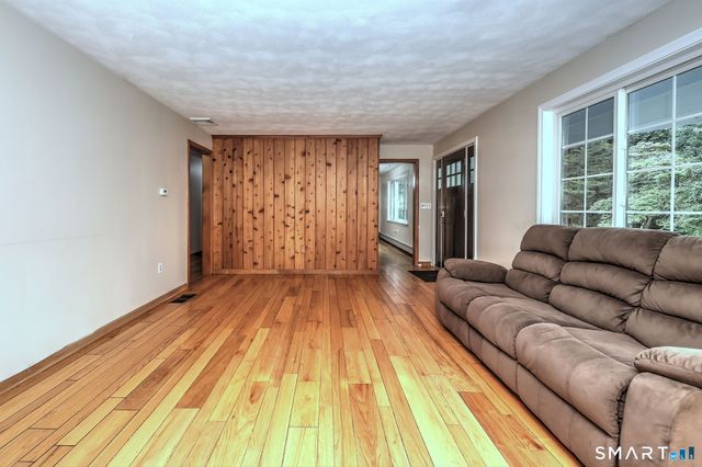 86 Spencer Hill, Clinton, CT 06413