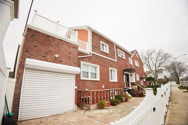 11601 221st Street, Cambria Heights, NY 11411