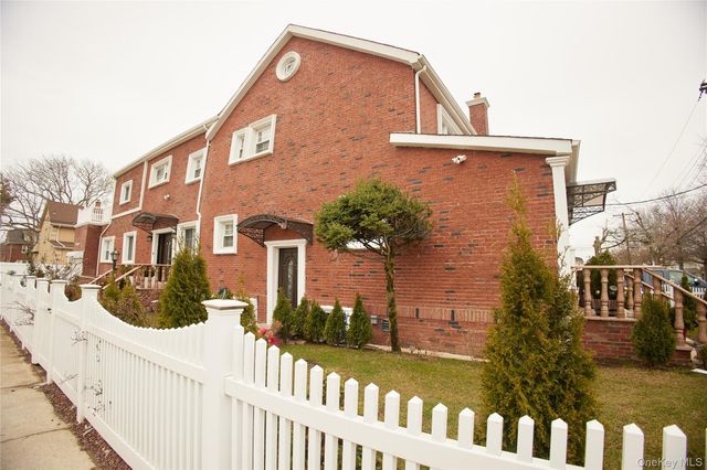 11601 221st Street, Cambria Heights, NY 11411