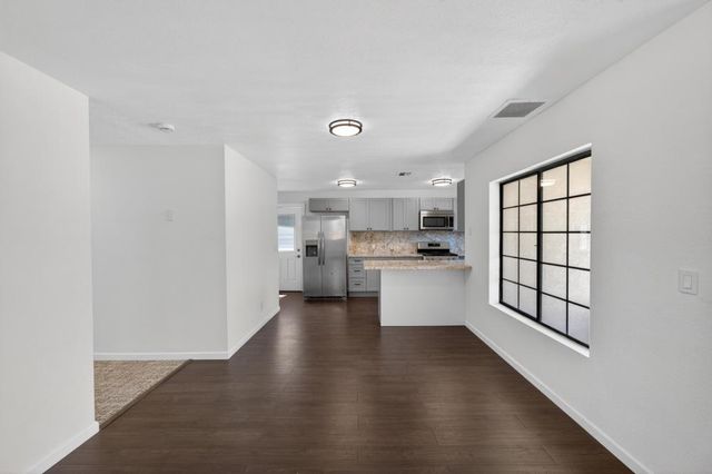 2820 Branch St, Sacramento, CA 95815