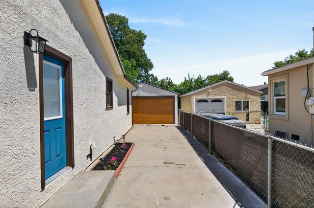 2820 Branch St, Sacramento, CA 95815