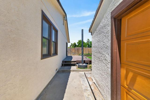 2820 Branch St, Sacramento, CA 95815