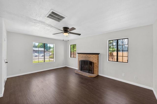 2820 Branch St, Sacramento, CA 95815