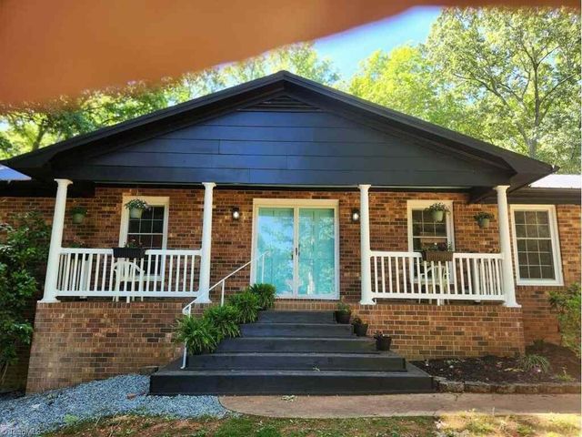 681 FOXCROFT Drive, Lexington, NC 27292