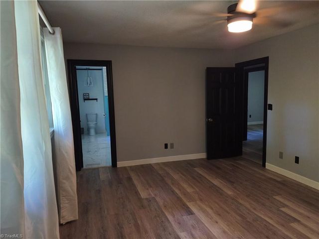 681 FOXCROFT Drive, Lexington, NC 27292