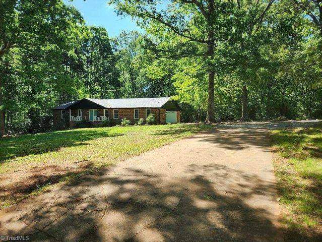 681 FOXCROFT Drive, Lexington, NC 27292
