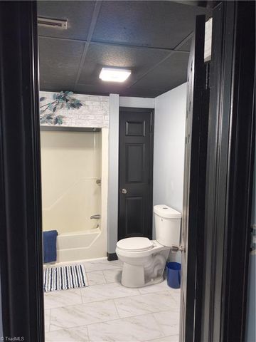 681 FOXCROFT Drive, Lexington, NC 27292