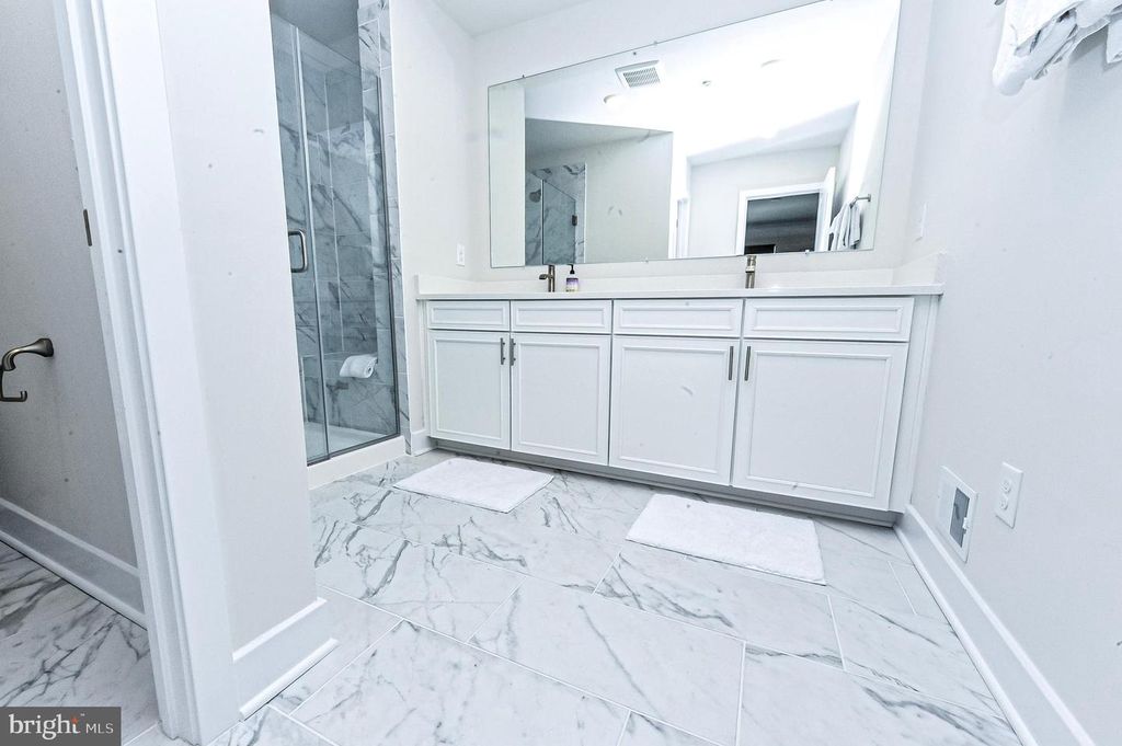 Image 10 of property listing at 9525 SEASCAPE LN #5, Berlin, MD 21811