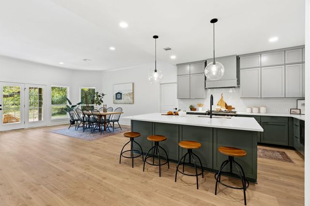 496 Spoonts LN, Liberty Hill, TX 78642