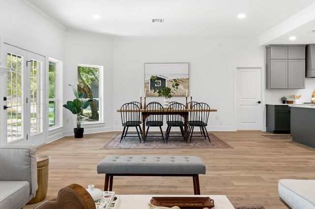 496 Spoonts LN, Liberty Hill, TX 78642