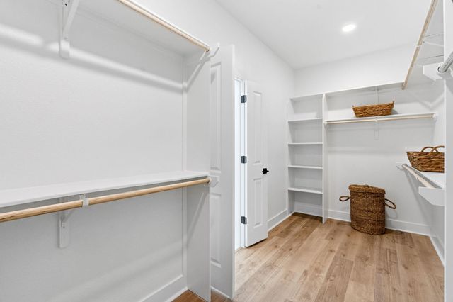 496 Spoonts LN, Liberty Hill, TX 78642