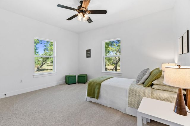 496 Spoonts LN, Liberty Hill, TX 78642