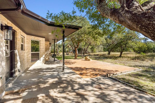 496 Spoonts LN, Liberty Hill, TX 78642