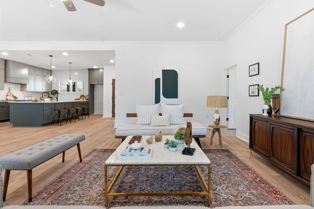 496 Spoonts LN, Liberty Hill, TX 78642